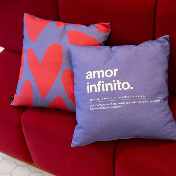 Funda de cojín "Amor infinito" Definición WEAREUO