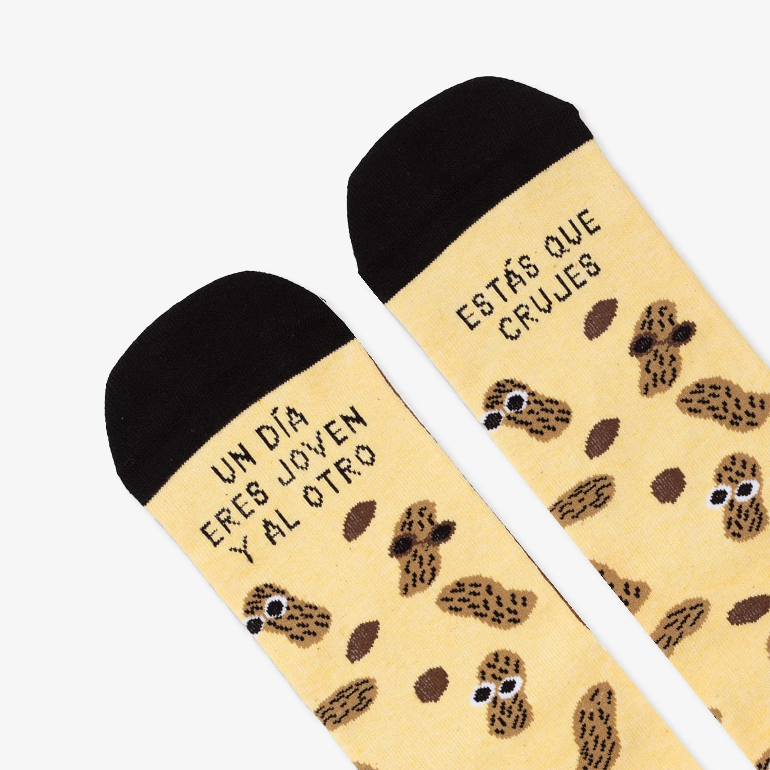 Calcetines "Un día eres joven y al siguiente estás que crujes" WEAREUO