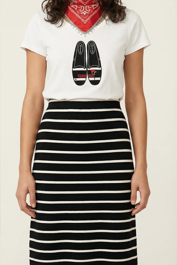 Falda negra rayas con goma y abertura lateral Lolitas&L