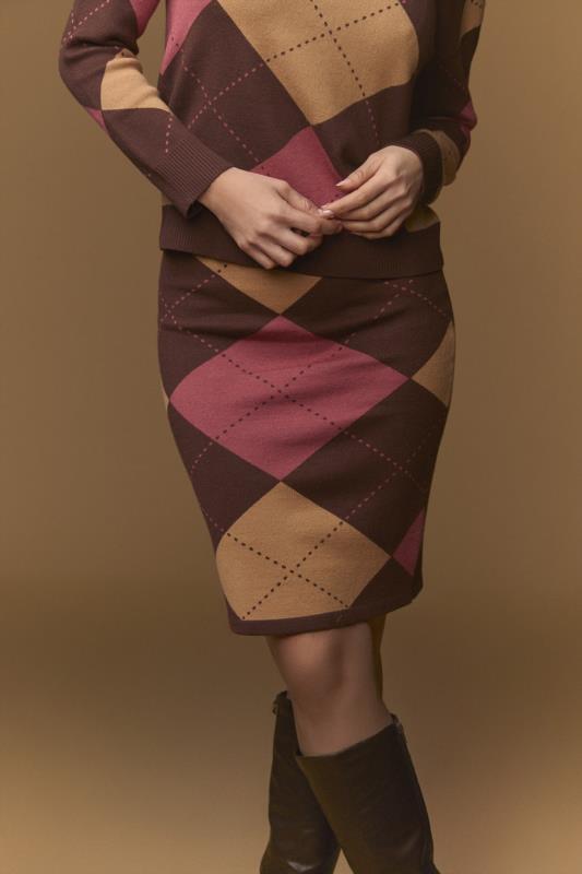 FALDA EAST DE MINUETO