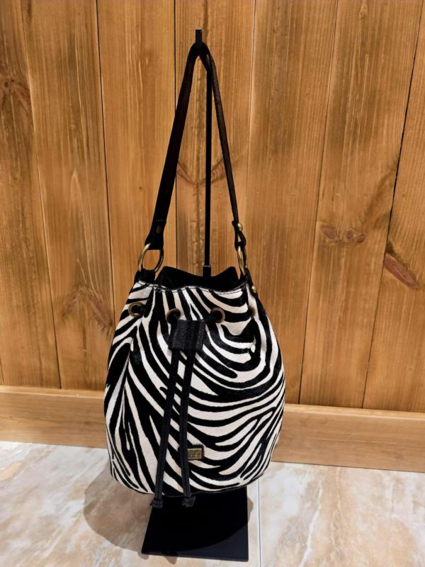 BOLSO PIEL/ANIMAL PRINT NEGRO/ZEBRA CARAMELO